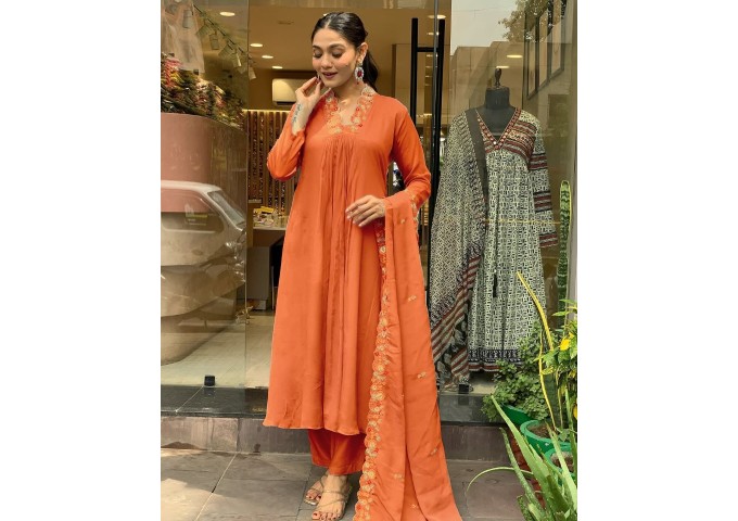 HEER DESIGNER KURTIS SET PURE VISCOSE CHINON SILK WITH SEQUENCE EMBROIDERY WORK ORANGE