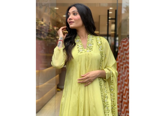 HEER DESIGNER KURTIS SET PURE VISCOSE CHINON SILK WITH SEQUENCE EMBROIDERY WORK PARROT GREEN