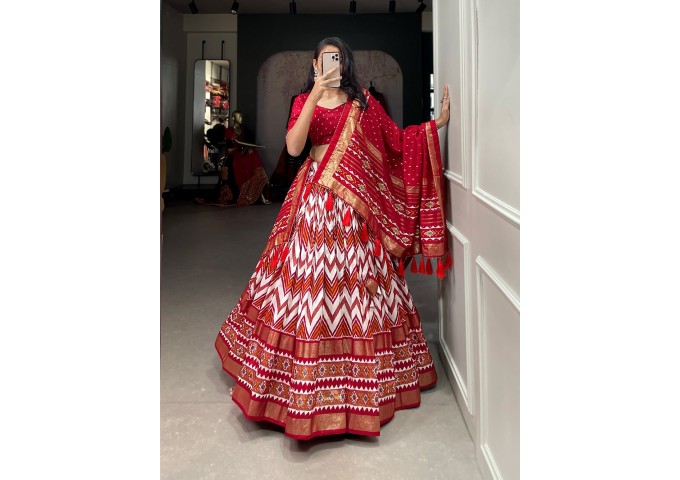 Trendy Vaishali Silk Chaniya Choli Red